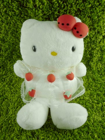 【震撼精品百貨】Hello Kitty 凱蒂貓~絨毛娃娃-草莓(M)