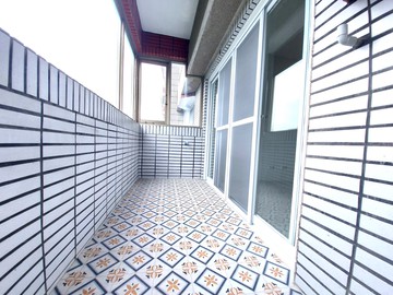 近美術館旁翻新大空間三房｜高雄市左營區翠華路
