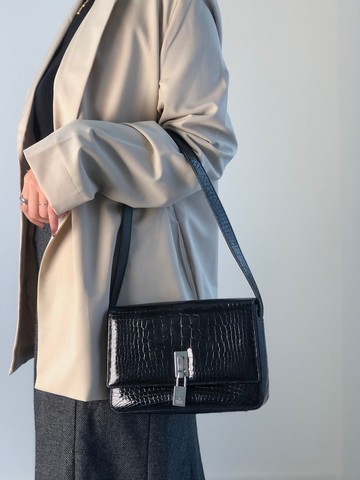 【 日本直送 名牌中古包 】GUCCI 古馳 側背包 黑色 標誌造型 鱷魚皮 壓紋 復古風 is2idc