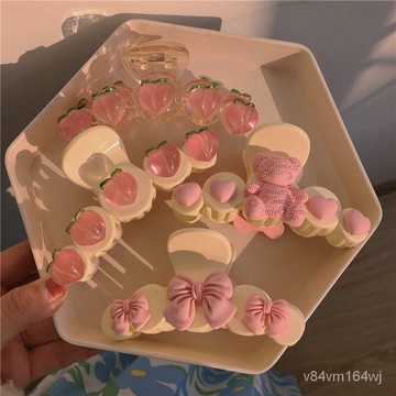 【優選好物】粉色小熊蝴蝶結抓夾~少女心可愛甜美奶油髮抓鯊魚夾春季新款髮飾jioyh CCAQ