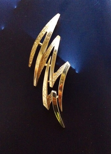 Vintage Jewelry 西洋古董飾品 TRIFARI 金色調 線條層次 別針