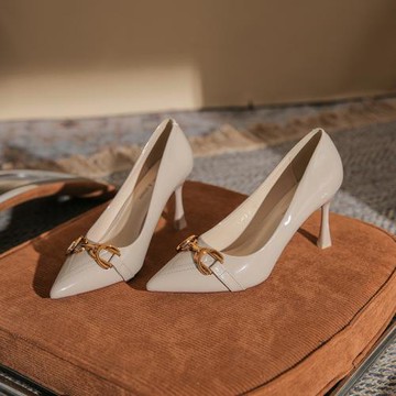 6682-3韓版通勤高跟單鞋女氣質漆皮高跟鞋金屬馬街扣尖頭細跟女鞋