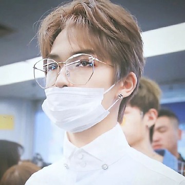 現貨-韓版ulzzang時尚百搭朱正廷同款眼鏡男明星網紅多邊形平光鏡男女潮流金屬眼鏡272