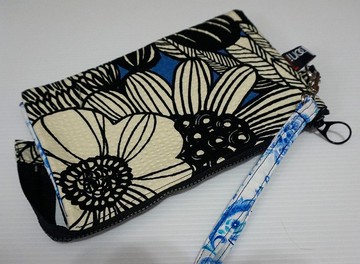 日本黑花泡泡圖案印花手拿包收納包