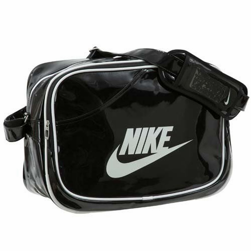 Nike エナメルスポーツバッグ