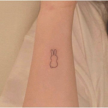 「兔兔翹屁屁」兔兔 紋身貼紙 微刺青 輕紋身 紋身貼 打卡 超美 抖音同款小紅書 防水 持久 性感 抖音 文字 草寫