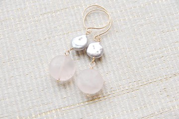 Frost 玫瑰石英和珍珠耳针14kgf