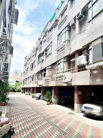 吾居吾墅@手作換新輕美式雙車墅｜台南市仁德區中山路