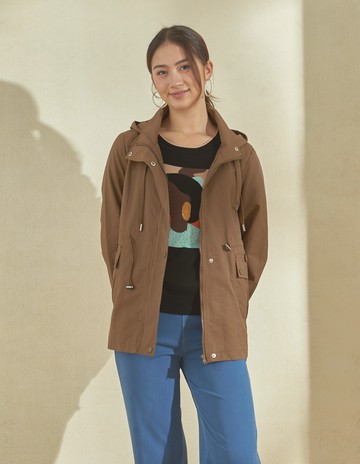 ★【喜芝梅】咖啡戀曲 暖意盎然獨特口袋設計時尚秋冬連帽風衣外套(咖啡色；M-2L) 224120515