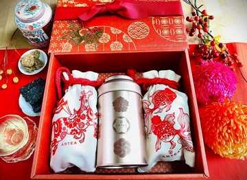 2026馬年【 金好】茶食禮盒 (桂蘭包種50g+紫蘇梅+黑芝麻軟糖)