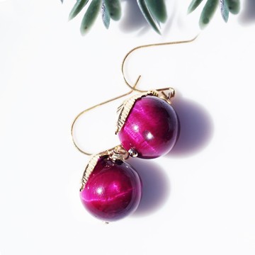 虎眼石與翅膀的鉤式耳環 - 紅虎