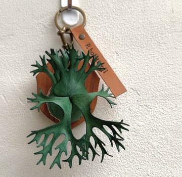 何其美鹿角蕨_皮革吊飾 / 送禮