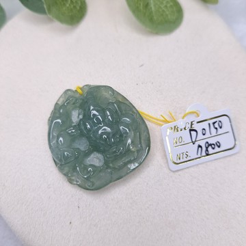 逸品軒~天然緬甸玉A貨-D0150-冰糯淡油青龍牌墜子 長34mm寬31.7厚8.9mm 種水好，寓意「步步高升」、「平