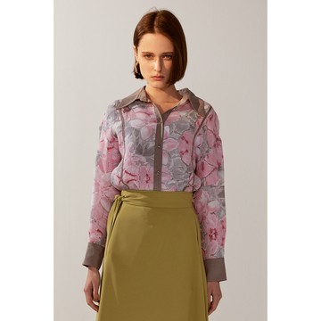 AVVJOY質感灰線條花朵印花落肩長袖襯衫(附內搭)寬鬆版型好駕馭若隱若現的透膚感立體剪裁的灰色線條穿出法式時尚風格