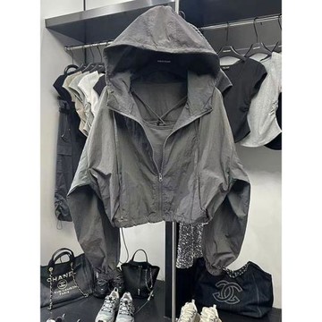 小香風2025夏季新款連帽短款防曬衣女寬松百搭純色薄款沖鋒衣外套