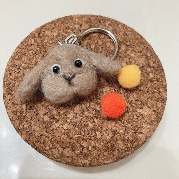 純手工。驚訝小兔仔鑰匙圈