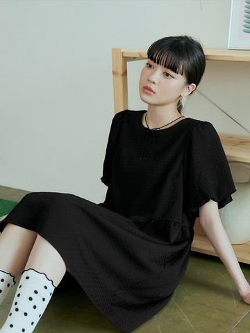 質感立體紋理泡泡袖洋裝