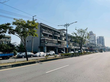 21年屋 近43坪大地坪黃金店面 在仁武八德一路上｜高雄市仁武區八德一路