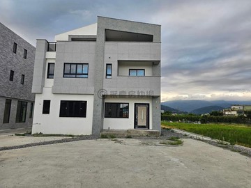 潘大帥~~宜市河濱公園新月廣場全新豪華大農舍｜宜蘭縣宜蘭市民權路三段