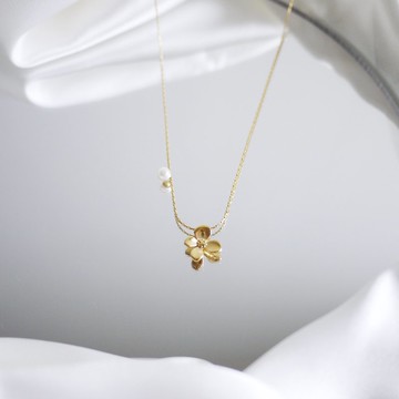 小珍珠細緻花朵鎖骨鍊