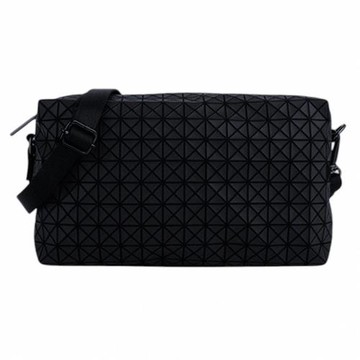 ISSEYMIYAKE 三宅一生-BAOBAO  細格紋斜背馬鞍包(霧面黑)