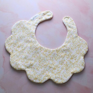 現貨 - 氣質花型圍兜 口水巾 - 嫩芽花叢