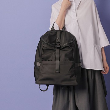 釦飾-多功能收納大後背包-黑色