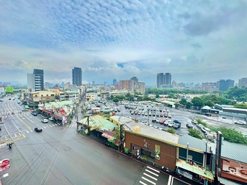 逢甲商圈四房大空間附車位｜台中市西屯區河南路二段