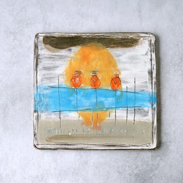 晨霧中荷塘上的一盤