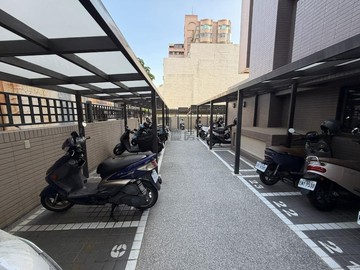 中華林蔭大道超值中都溼地公園邊山景兩房大平面車位｜高雄市三民區中華二路