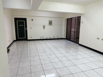 近中壢SOGO商圈忠福新街國小大2+1房｜桃園市中壢區福星七街