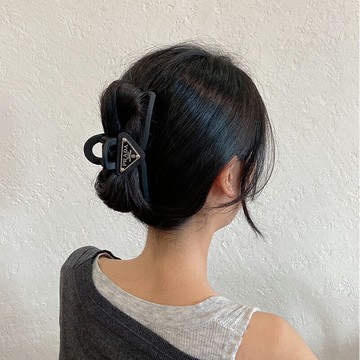 黑色潮牌三角抓夾發夾后腦勺大號鯊魚夾抓發夾子高級感頭飾發飾女
