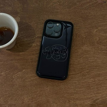 防摔手機殼.背書小狗適用于iPhone17promax玻璃手機殼蘋果16promax保護套15pr