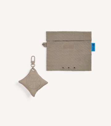 格紋糠棕色前口袋 Pocket & Pillow - Checkered Husk