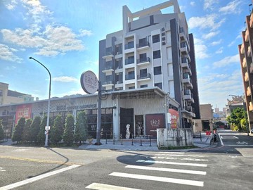 岡山和平公園附全新裝潢.傢俱漂亮2房｜高雄市岡山區竹圍北街