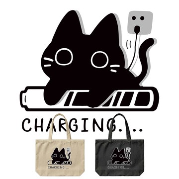 MIT│正在充電的小貓咪帆布包 喵星人萬用托特包 大容量手提袋 趣味貓咪插畫 學生上班族必備購物袋