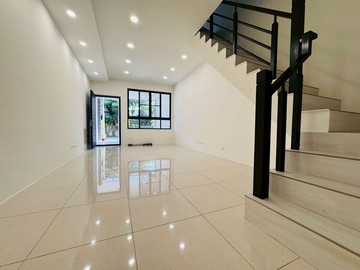 大寮溪寮#全新翻修四套房車庫透天#活巷進出｜高雄市大寮區溪寮路二段