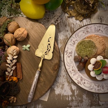 法國路易16風格串花貝殼紋飾 純銀柄 黃銅鏤空蛋糕鏟