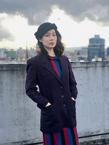 深紫色西裝外套