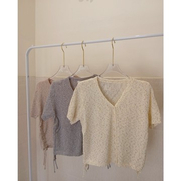 AT｜針織抽繩v領短袖上衣 女針織上衣女針織短上衣 女上衣