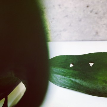 925純銀 / 簡約 • 迷你 正三角形耳針