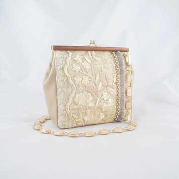 【經典時尚】夢幻蕾絲口金包