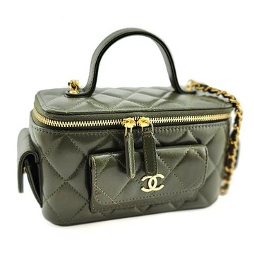 九八成新展示品！CHANEL 綠色菱格紋羊皮金鍊斜背多口袋化妝箱包
