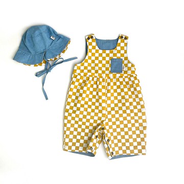 【禮盒】搭乘旋轉手扶梯 | 雙面牛仔棋盤格包屁衣+漁夫帽套