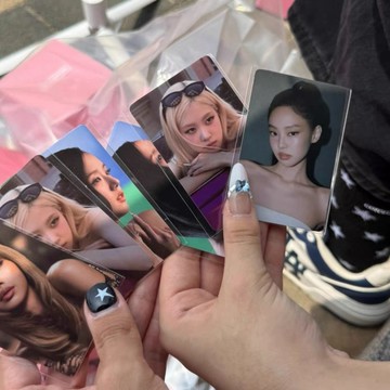 ⭐ 韓國代購正版⭐blackpink高陽演唱會場周滿額卡莎 lisa肉秀妮莎正品卡彩白菜價