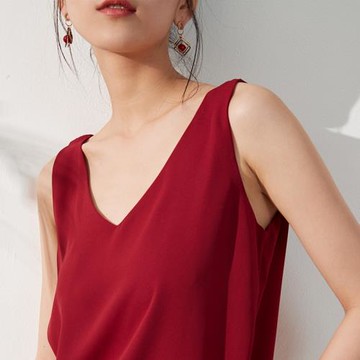 淺灰色吊帶背心女夏外穿雪紡寬松遮肚百搭西裝內搭無袖打底上衣
