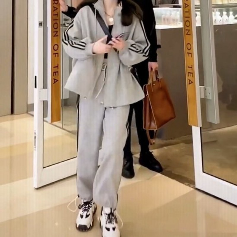 セットアップ ジャージ レディース 秋冬 秋 冬 40代 韓国 2点セット 上下 大きいサイズ カジュアル ゆったり 体型カバー スポーティ ライン フロントジッパー 通販 Lineポイント最大0 5 Get Lineショッピング