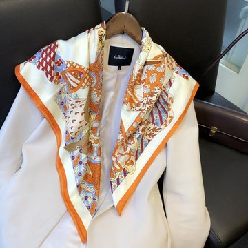 洋氣高檔印花圍巾披肩兩用春秋新款大方巾女海灘旅游海邊防曬絲巾