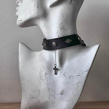 【臺灣有貨】闇黑choker金屬鉚釘十字架皮革項圈百搭y2k亞文化少女辣妹項鏈