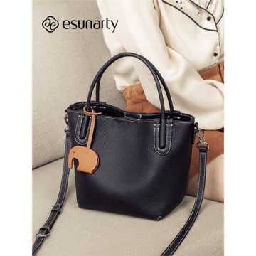 真皮手提水桶包女2025新款秋冬季大容量包包女小拎包單肩斜挎包